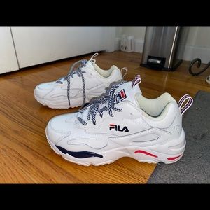 Women’s FILA tennis shoes